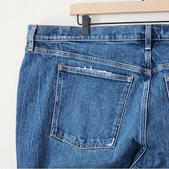 New! Abercrombie and Fitch High Rise Mom Jean Tapered Distressed Jeans Tall Long - Picture 8 of 12